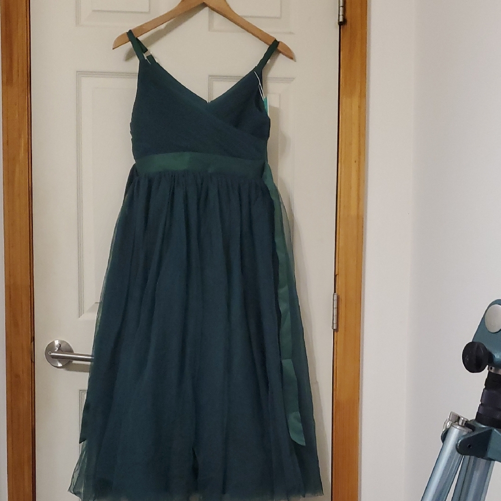 Green Sleeveless V-Neck Formal Sundress